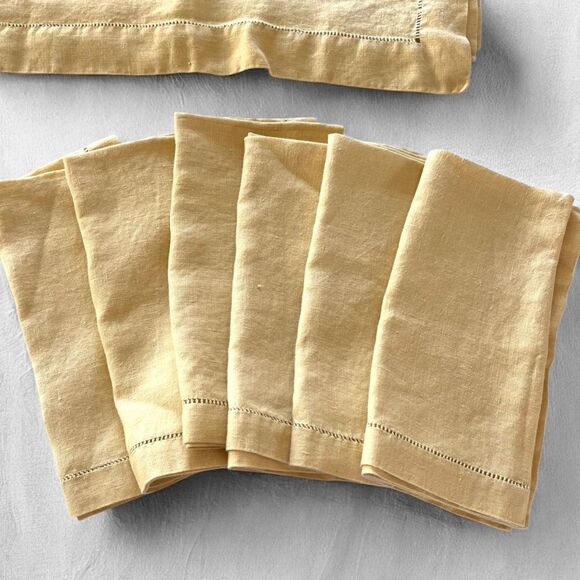 Yellow Linen Placemats & Napkins Set - Picture 4 of 4